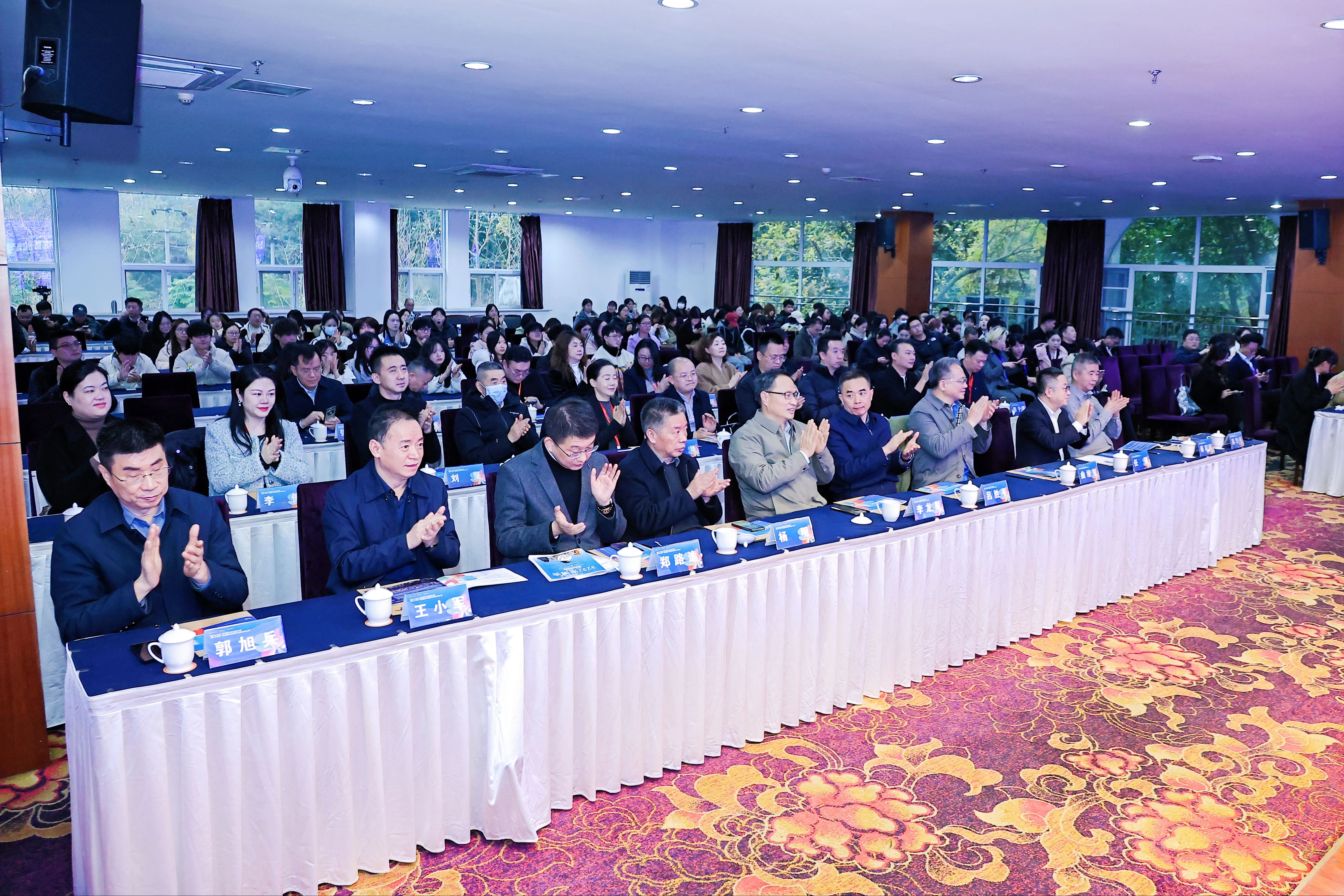 e15003f9-7b35-4e21-9a58-735081f7e734